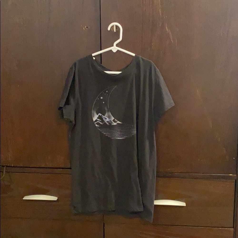 black and white moon detailed tshirt